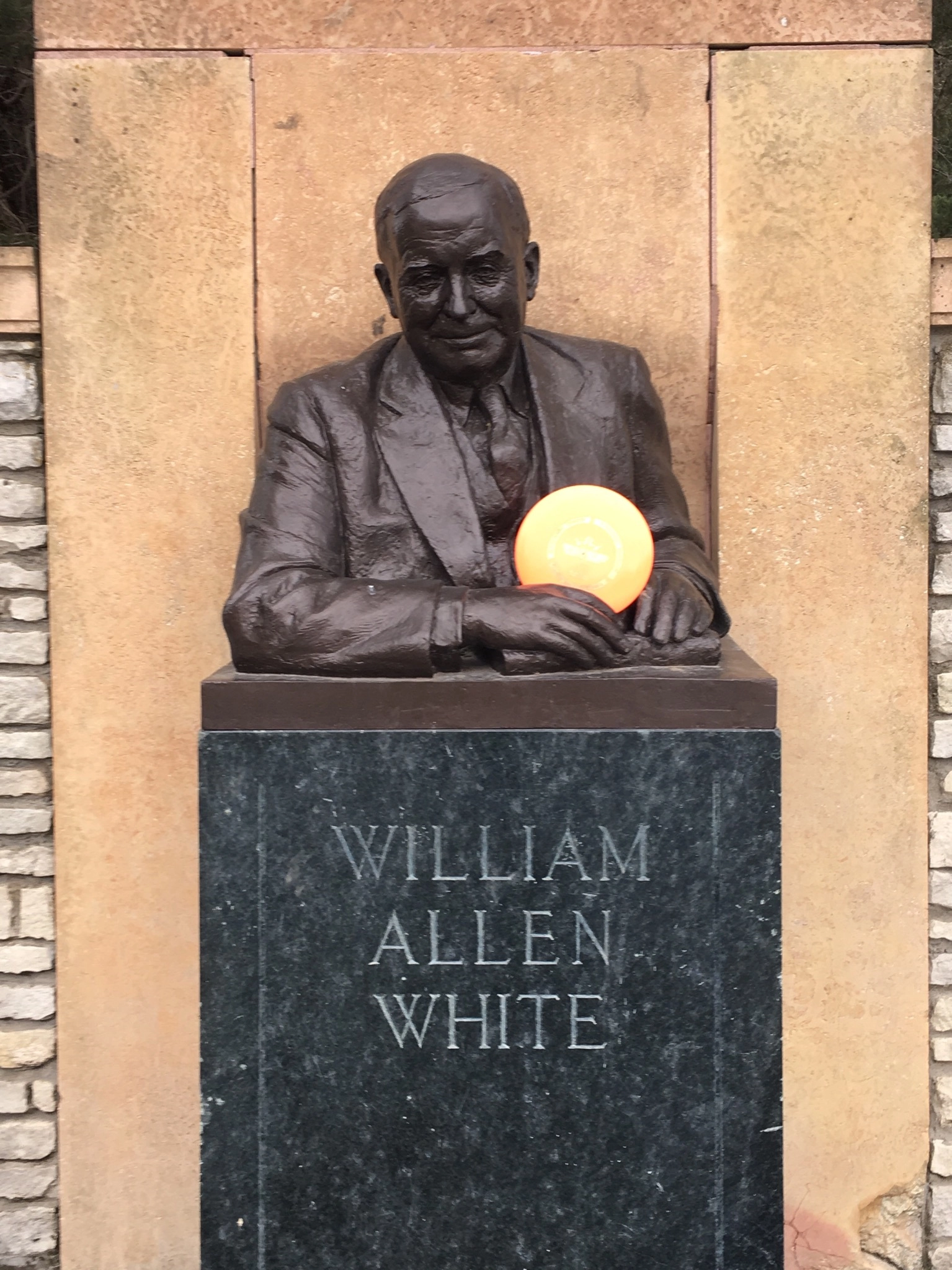 The Hyzer Owl!=''?The Hyzer Owl:Justin Gratzer